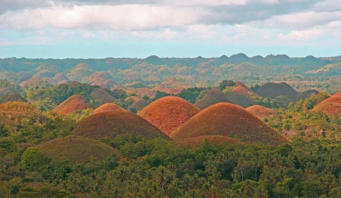 تپه های شکلاتی فیلیپین